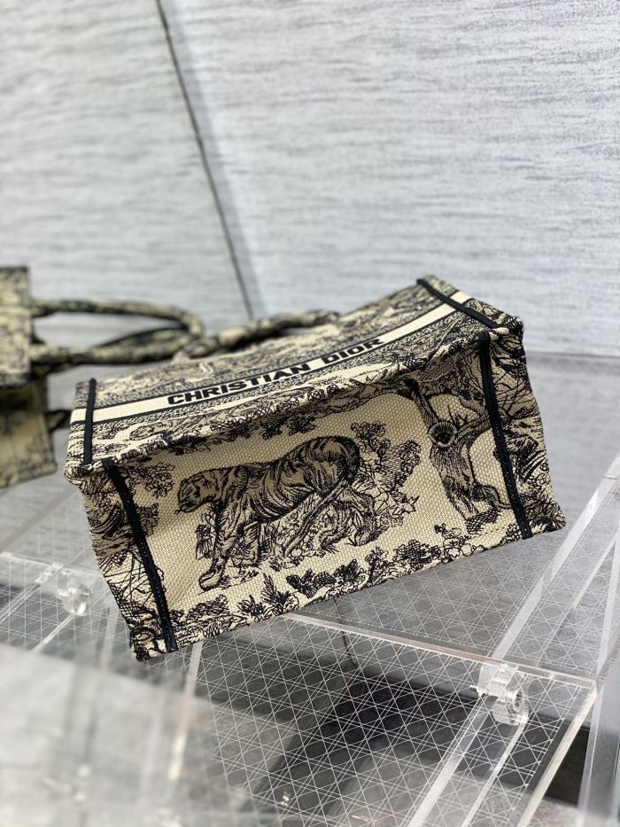 Handbag Dior size 26*8*22 cm