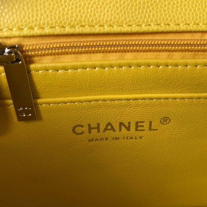 Handbag Chanel size 17 cm