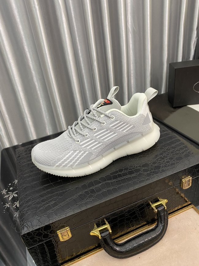 Prada Low Top sneaker 19