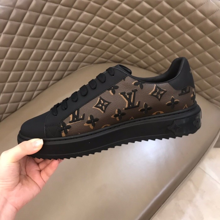 Louis Vuitton Low Top sneaker 33