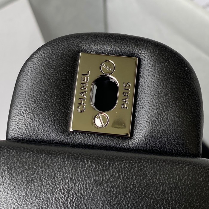 Handbag Chanel size 17 cm