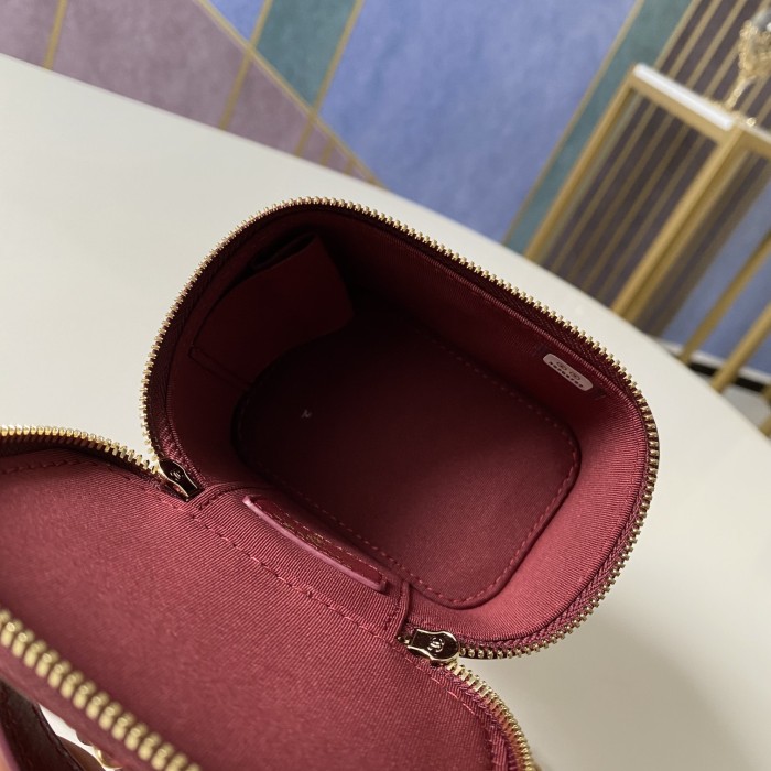 Handbag Chanel 81113 size 10 7 9 cm