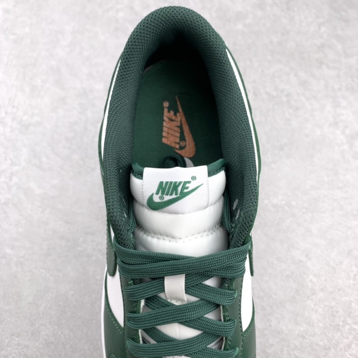 Nike Dunk Low Vintage Green (W)