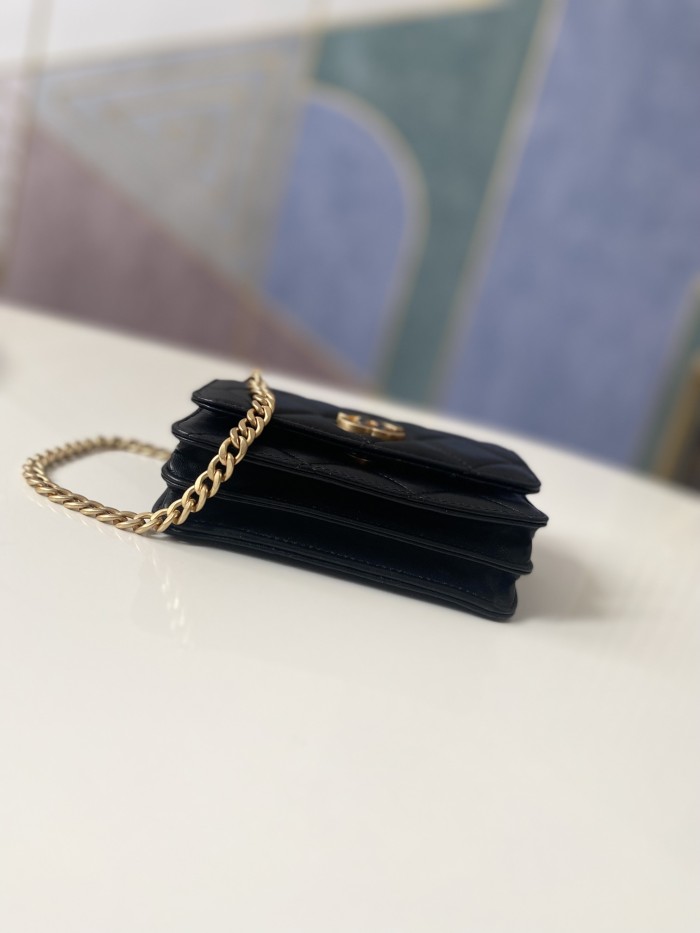 Handbag Chanel 81185 size 15 cm