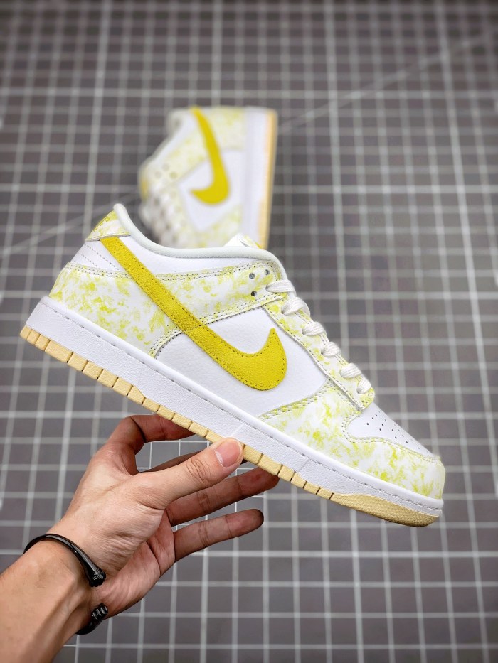 Nike Dunk Low Yellow Strike (W)
