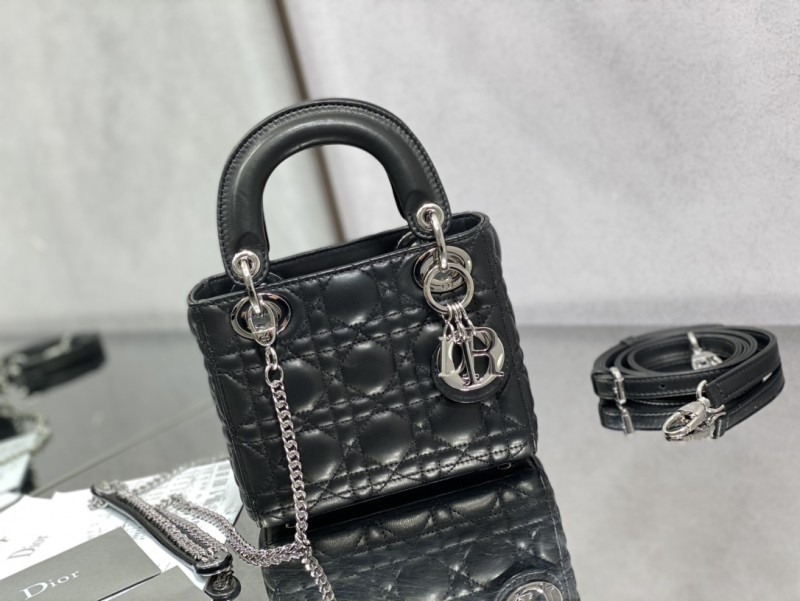 Handbag Dior size 17 cm