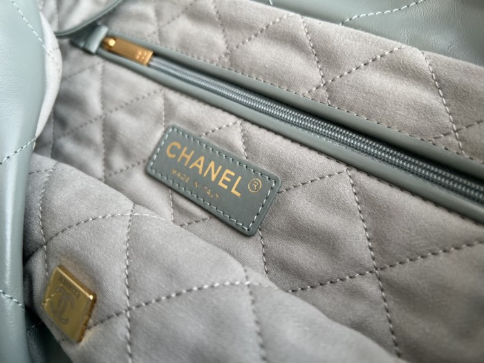 Handbag Chanel size 35cmx37cmx7 cm