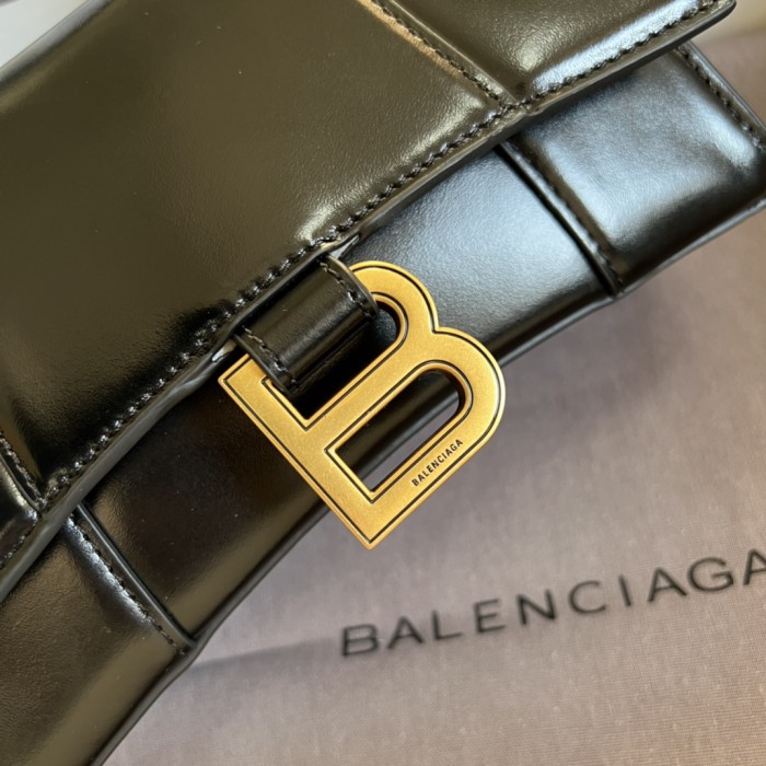 Handbag Gucci 5928331 size 19*13*8 cm