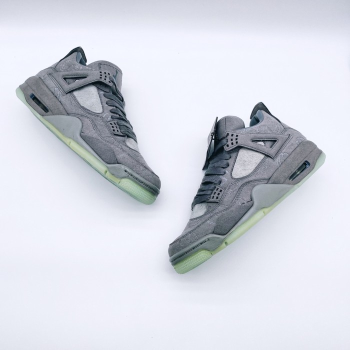 Jordan 4 Retro Kaws