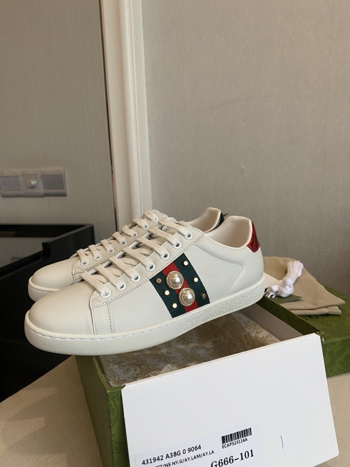 Gucci Women's Ace sneaker with bee sneaker 4