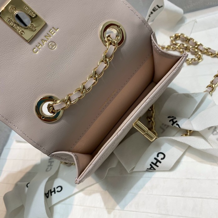 Handbag Chanel 82768 size 12.5 2.5 9 cm