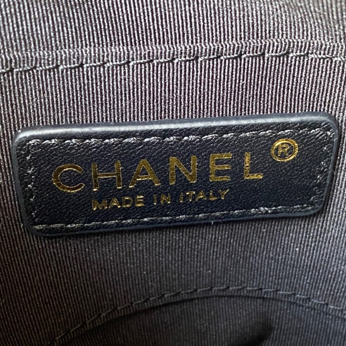 Handbag Chanel AS2857 size 16x12x6 cm