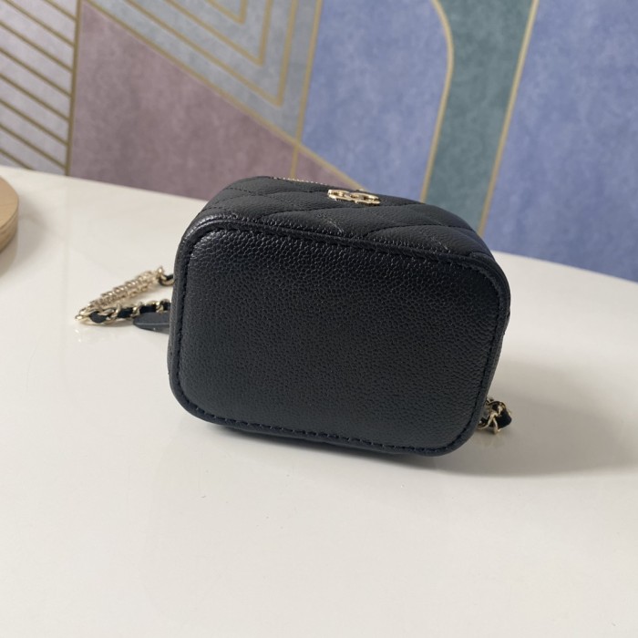 Handbag Chanel 81186 size 10.5-8.5-7 cm