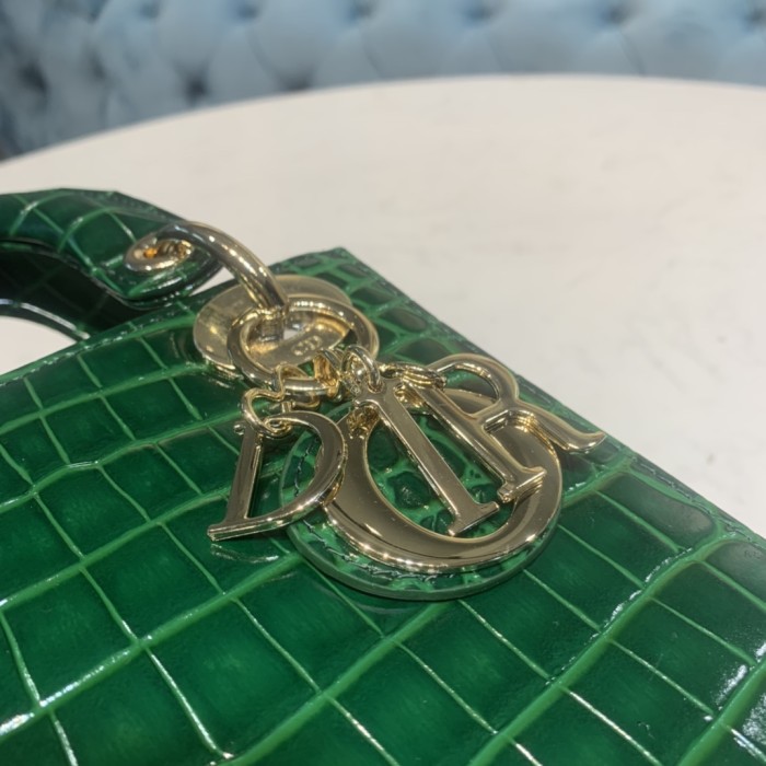 Handbag Dior size 17 x 7.5x 14 cm