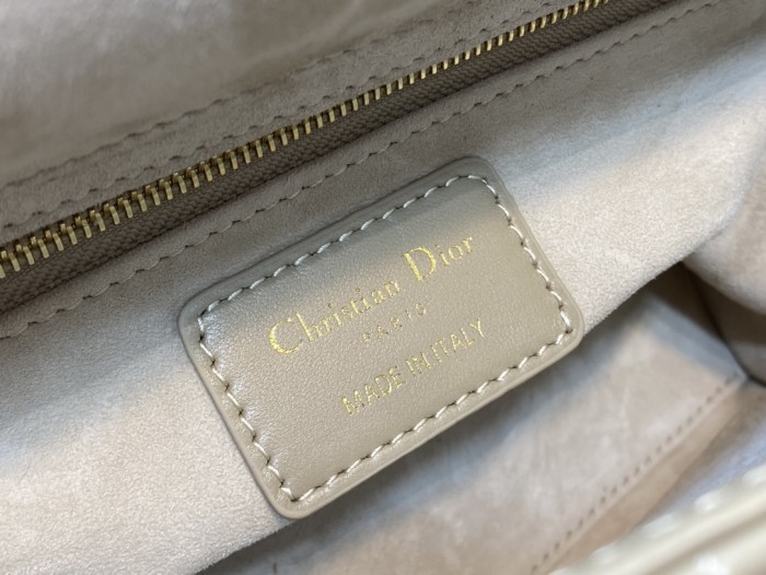 Handbag Dior size 20 cm