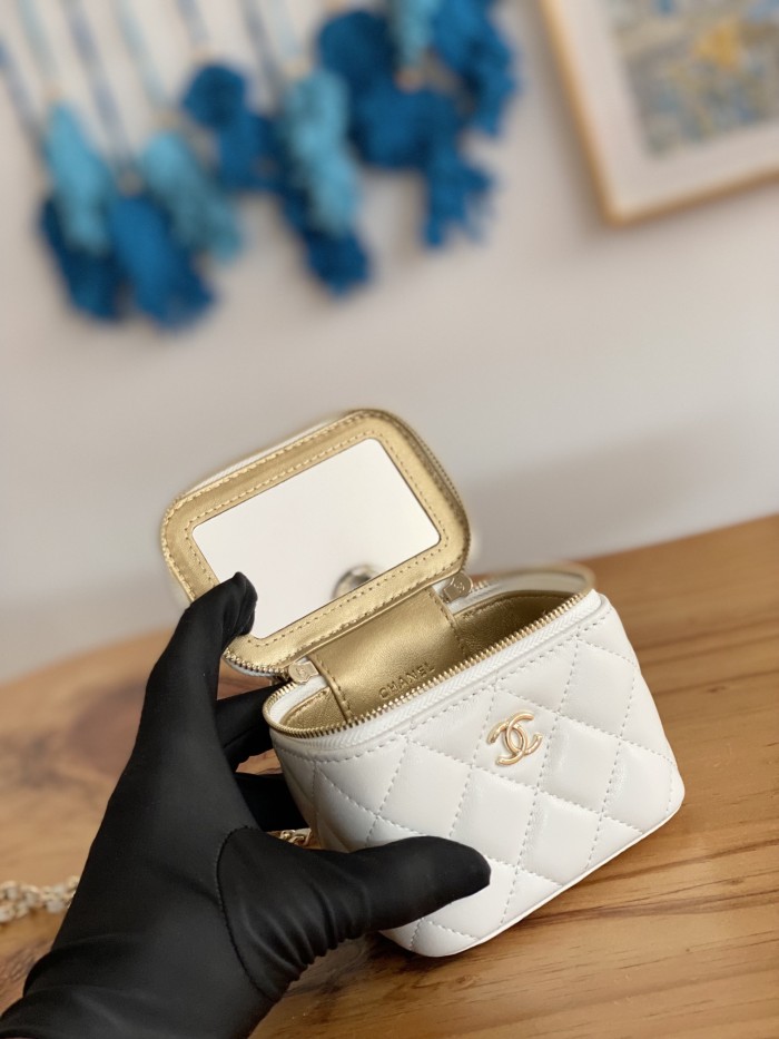 Handbag Chanel 81241 size 10.5 8.5 7 cm