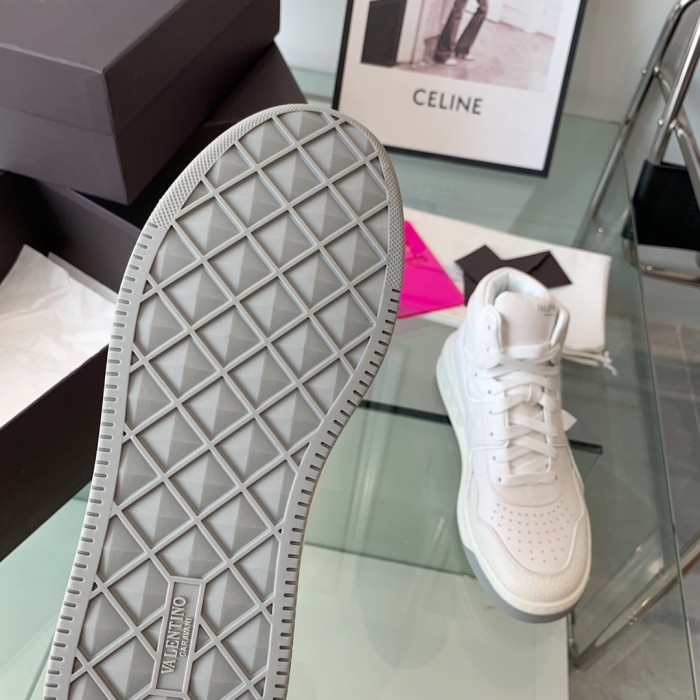 VALENTINO GARAVANI ONE STUD SNEAKER 6