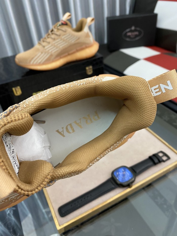 Prada Low Top sneaker 18