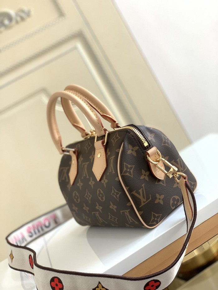 Handbag Louis Vuitton M41114 M45957 size 20x 13.5x 11.5cm