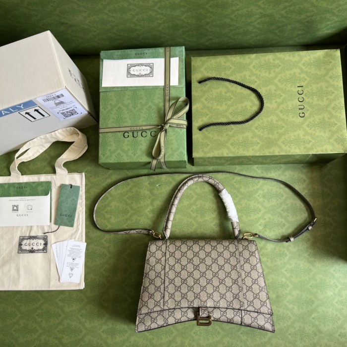 Handbag Gucci 681696 size 39*24.5*11 cm