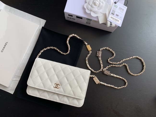 Handbag Chanel AP2400 size 19 cm