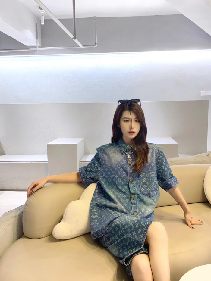 Clothes Louis Vuitton 165