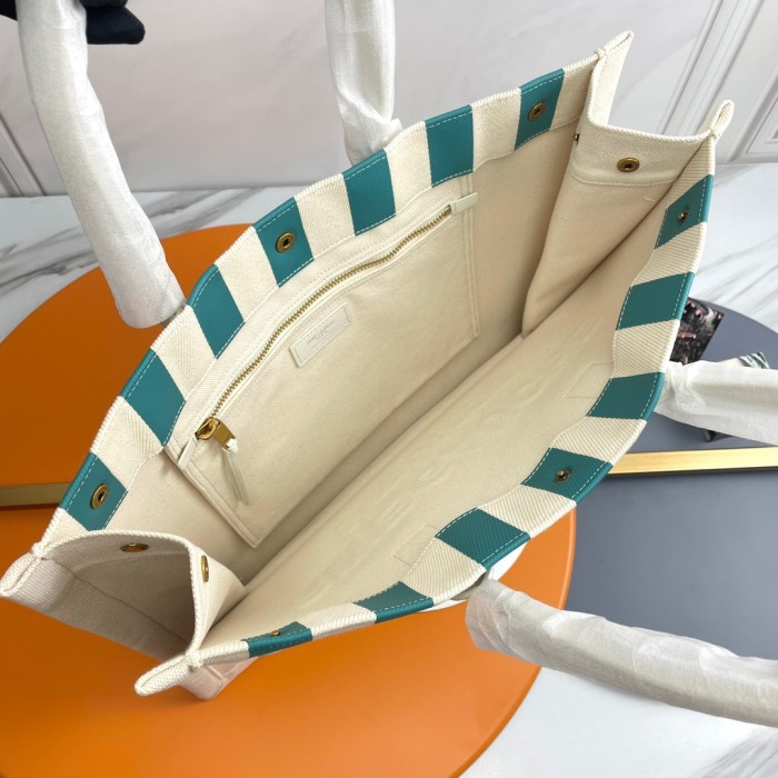 Handbags SAINT LAURENT 617481 size 39×31×18 cm