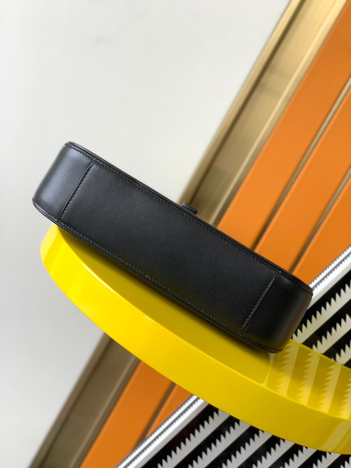 Handbags SAINT LAURENT 657228 size 24.5x16x6 cm