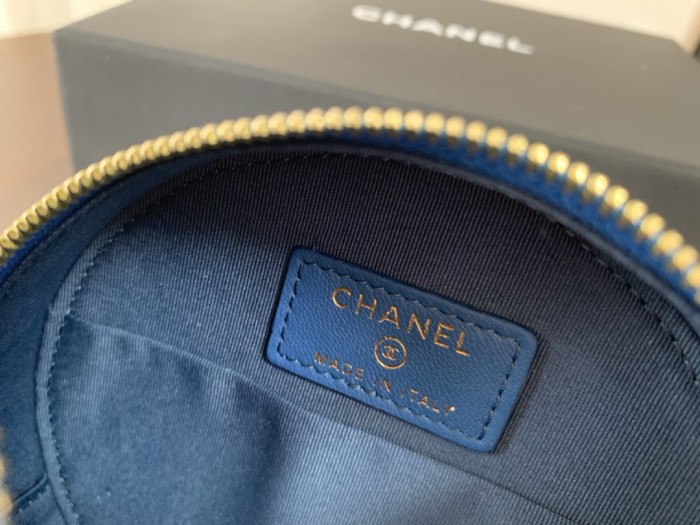 Handbag Chanel 2055 size 12cmx12cmx4.5 cm