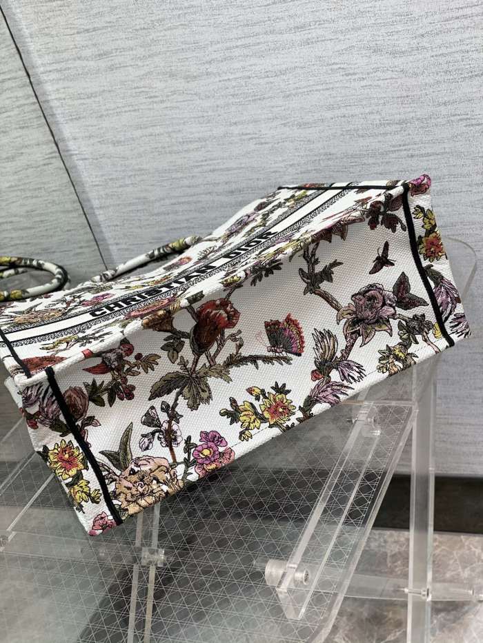 Handbag Dior size 42*18*35 cm