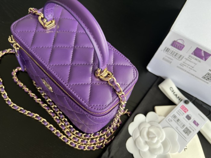 Handbag Chanel AP2199 size 17cmx9.5cmx8 cm