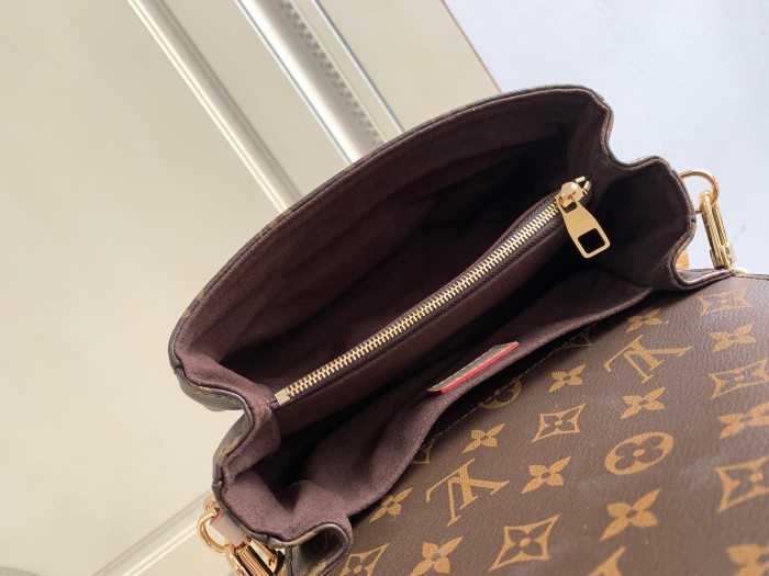 Handbag Louis Vuitton M46279 size 21.5x6x13.5cm
