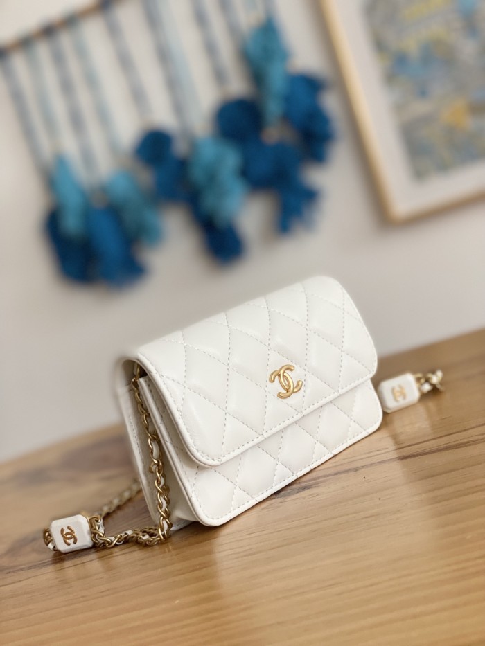 Handbag Chanel 81216 size 15.2 9.5 3.5 cm