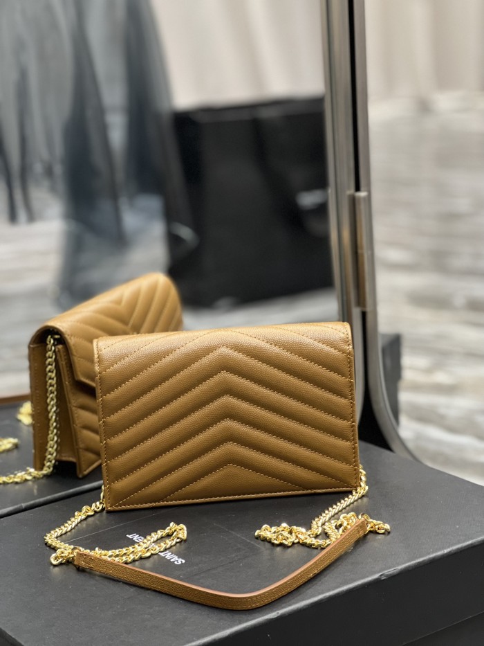 Handbags SAINT LAURENT 393953 size 19x11.5x4 cm