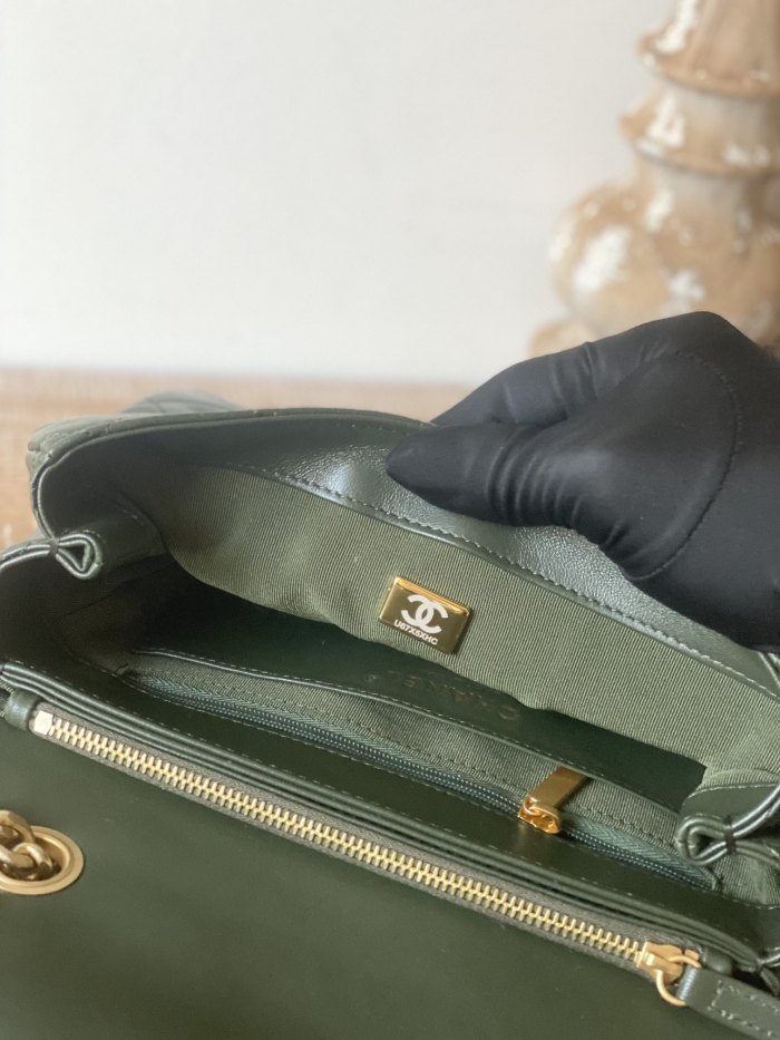 Handbag Chanel AS3393 size 14x22x8 cm