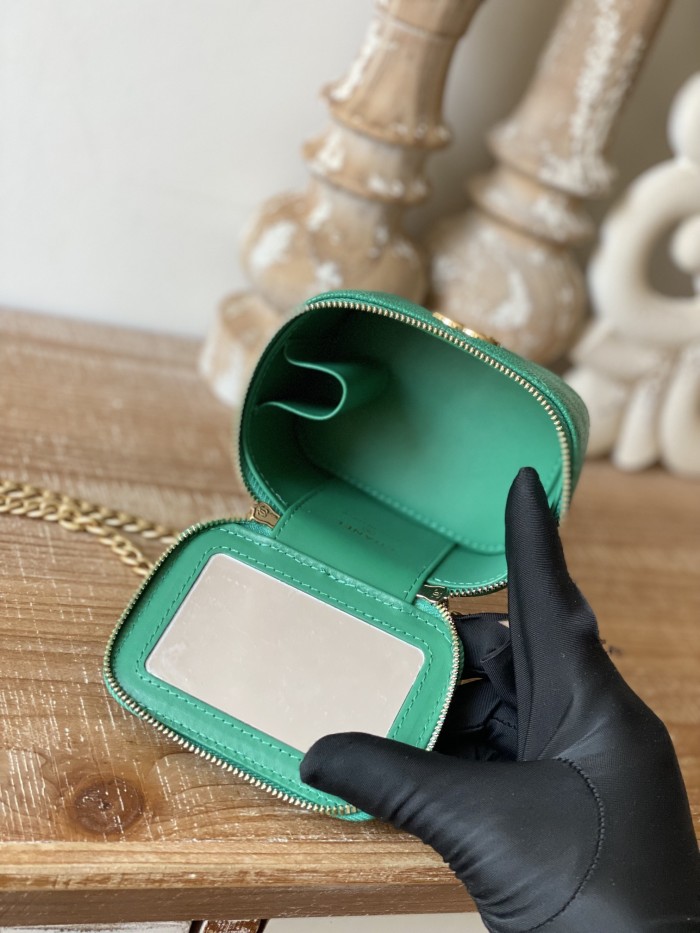 Handbag Chanel 81246 size 10.5 8.5 7 cm