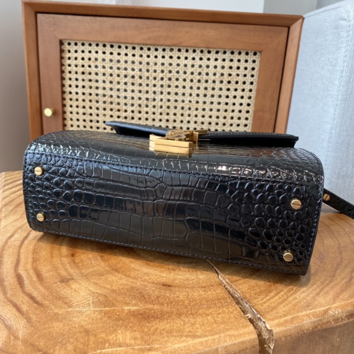 Handbags SAINT LAURENT 602716 size 20x16x7.5 cm