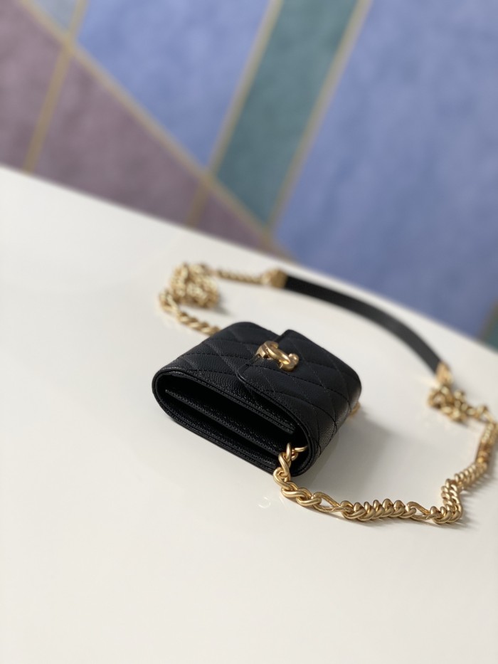 Handbag Chanel 81156 size 12 9 2.5 cm