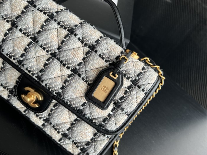 Handbag Chanel AS3653 size 25cmx21.5cmx7 cm