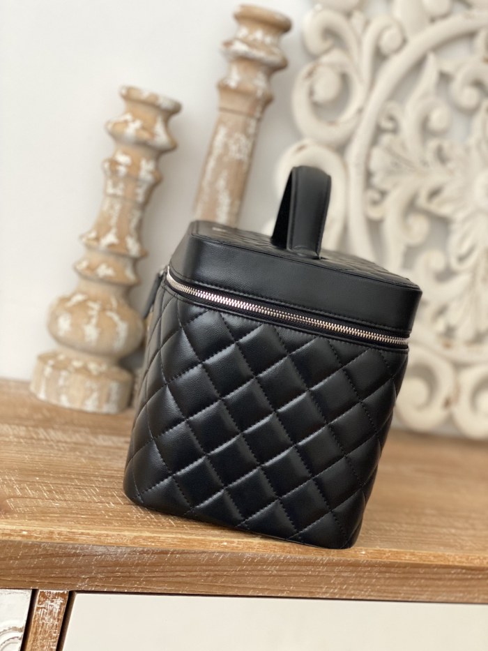 Handbag Chanel 31543 size 25*16*18 cm