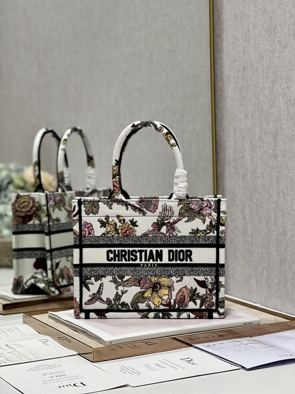 Handbag Dior 1265 size 26.5×21×14 cm