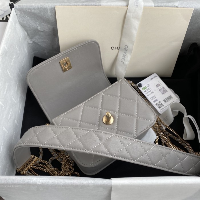 Handbag Chanel AS2051 size 12-15-6.5 cm.