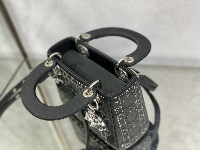 Handbag Dior size 17 cm