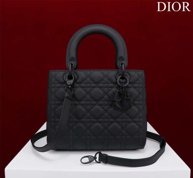 Handbag Dior M0565 size 32*24*12 cm