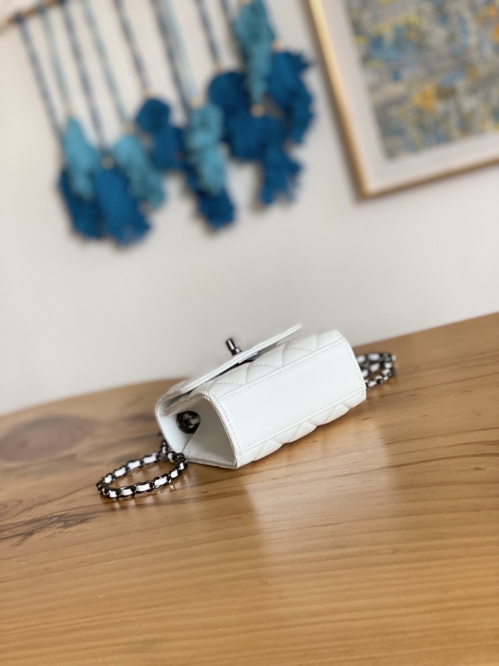 Handbag Chanel 88631 size 11 11 5 cm