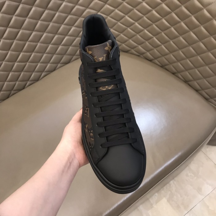 Louis Vuitton High Top sneaker 1