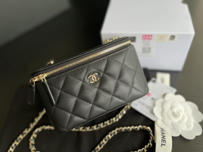 Handbag Chanel size 16cmx8cmx10 cm