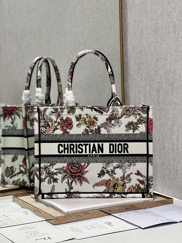Handbag Dior 1286 size 36×28 cm