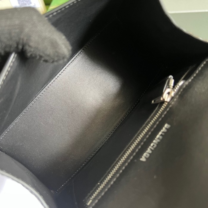 Handbag Gucci 5935461 size 23*15*10 cm