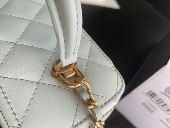 Handbag Chanel size 17.5cmx10cmx8 cm